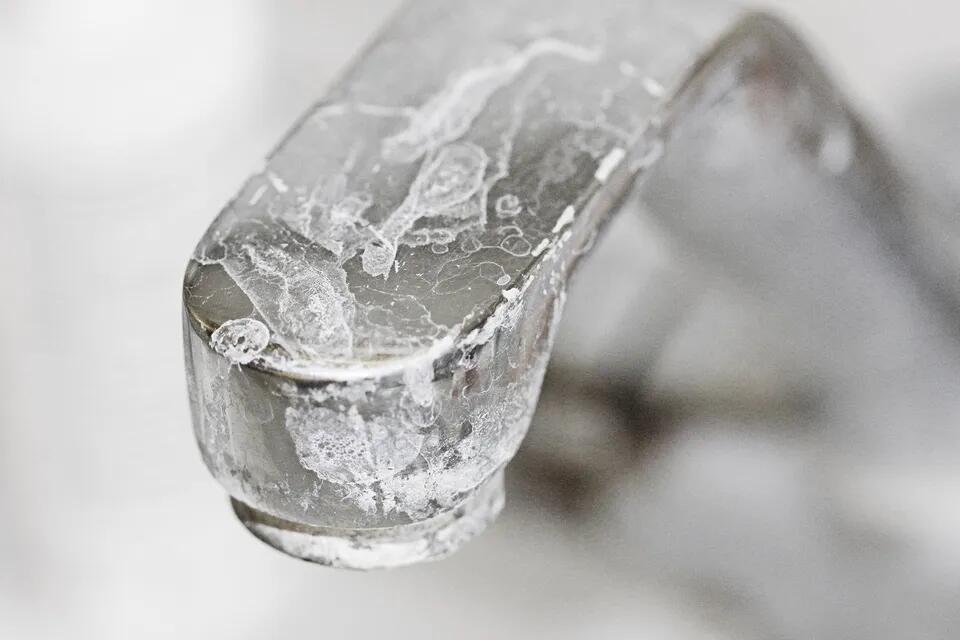 Faucet showing signs of chlorine in water